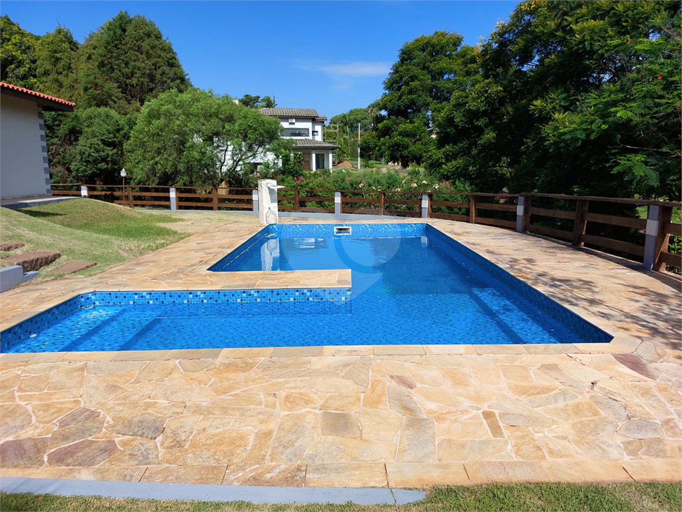 Casa à venda com 4 suítes no condomínio Monte Belo, Salto - SP