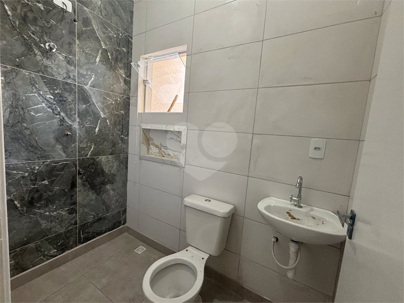 Casa de Vila à venda com 2 quartos, sendo 1 suíte, em Parque São Bento, Sorocaba, SP
