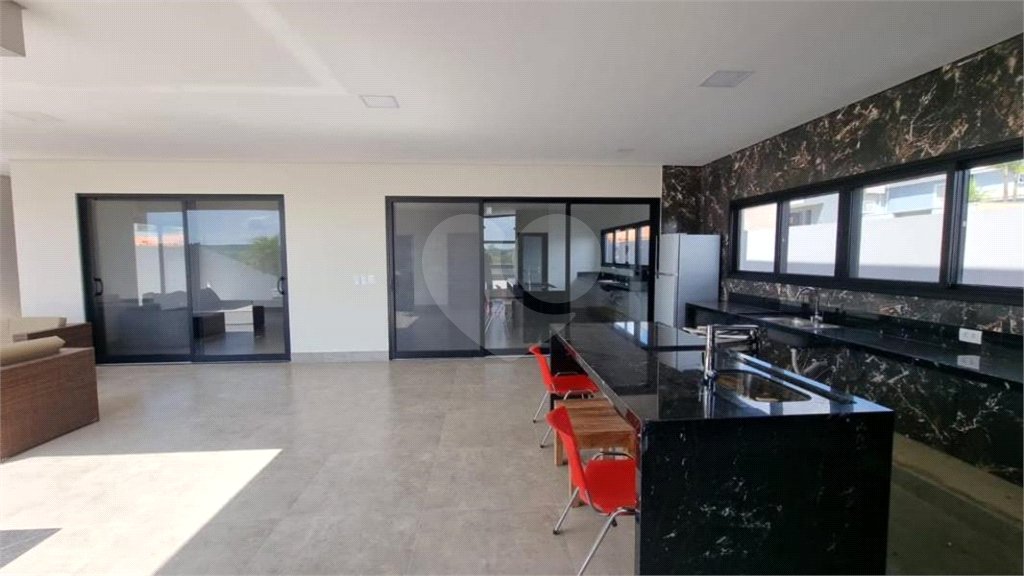 Casa à venda com 3 suítes no condomínio Portal dos Bandeirantes, Salto - SP