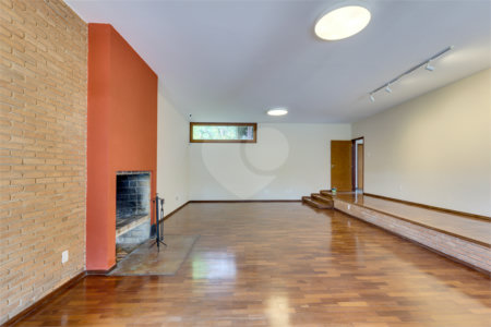 Casa Térrea à venda com 3 quartos, sendo 1 suíte, em Alto da Boa Vista, São Paulo, SP