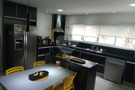 Casa à venda com 4 suítes no condomínio Villaggio Capriccio, Louveira - SP