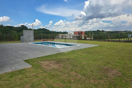 Casa à venda com 3 suítes no condomínio Village Ipanema 2, Araçoiaba da Serra - SP
