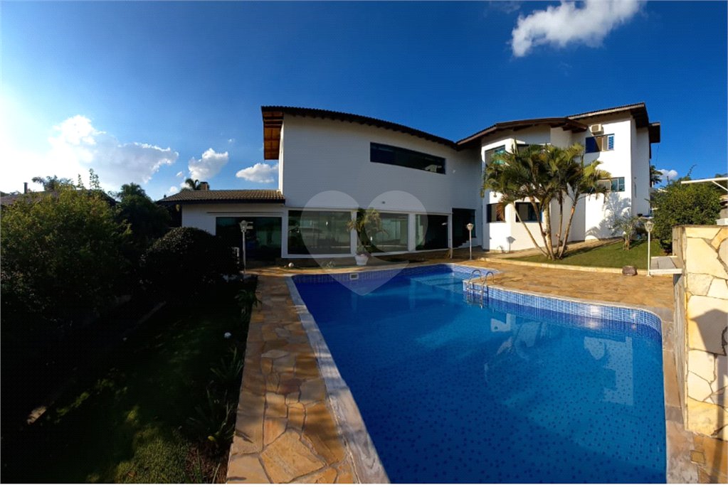 Casa à venda com 4 quartos, sendo 1 suíte, no condomínio Vale do Itamaracá, Valinhos - SP