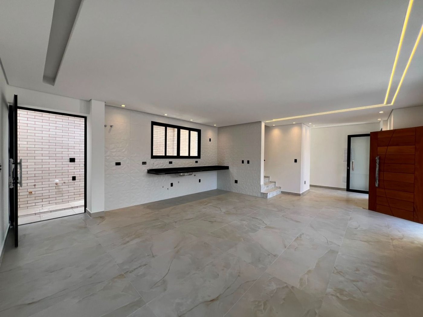 Sobrado com 4 dormitórios à venda, 234 m² por R$ 2.500.000,00 - Ponta da Praia - Santos/SP