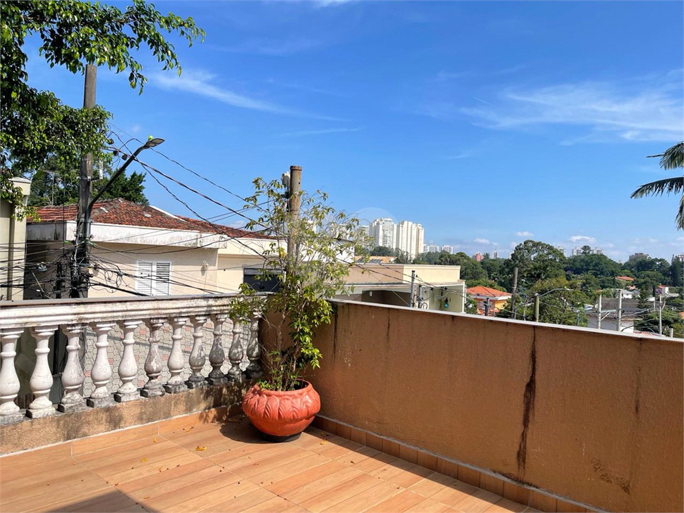 Sobrado à venda com 4 quartos, sendo 2 suítes, em Jardim Marajoara, São Paulo, SP