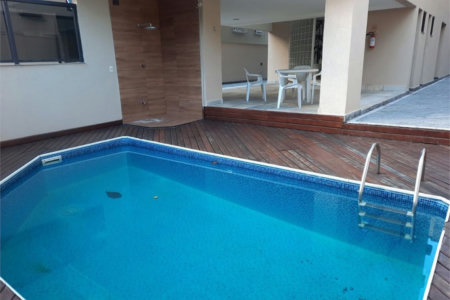 Seu refúgio na Praia da Enseada: conforto, lazer e a poucos passos do mar