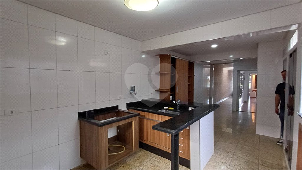 Sobrado à venda com 3 quartos em Bonfim, Osasco, SP