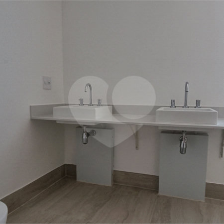 Apartamento à venda com 3 suítes em Moema, São Paulo, SP