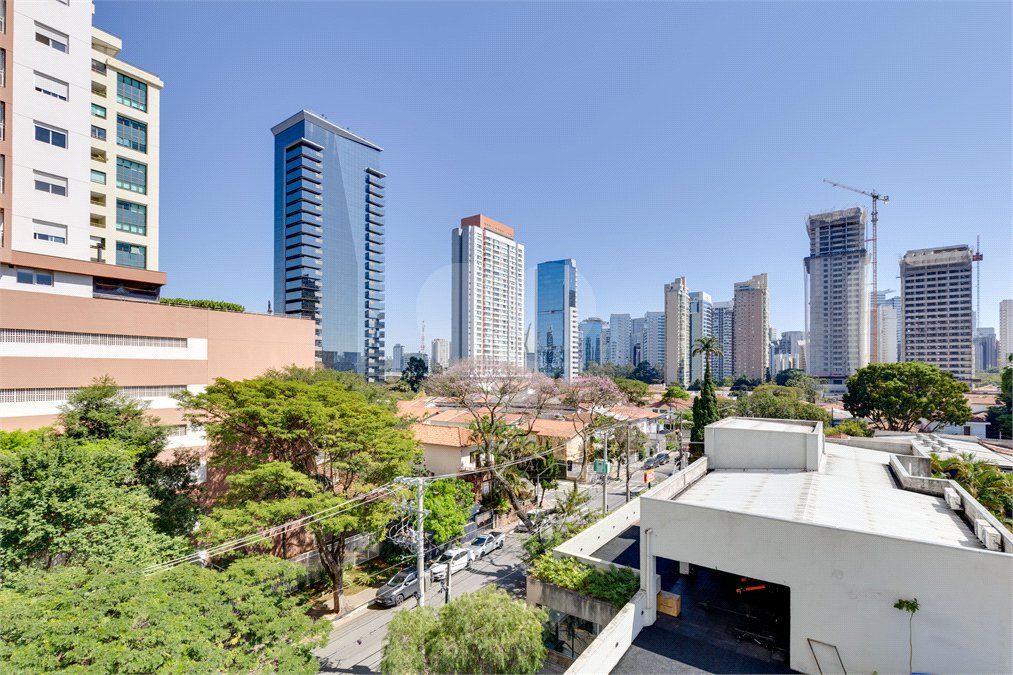 Apartamento à venda ou para alugar com 3 suítes em Brooklin, São Paulo, SP