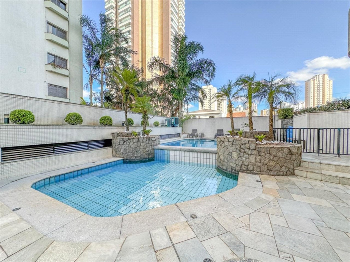 Apartamento à venda com 3 suítes em Vila Santo Estevão, São Paulo, SP