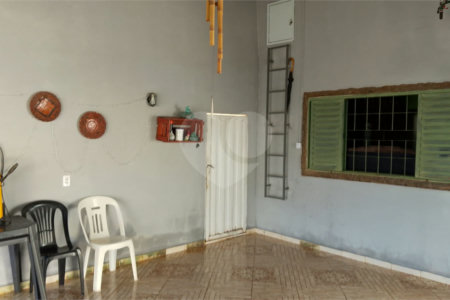 Casa a venda com 2 dormitorios sendo ! suite em iIbate