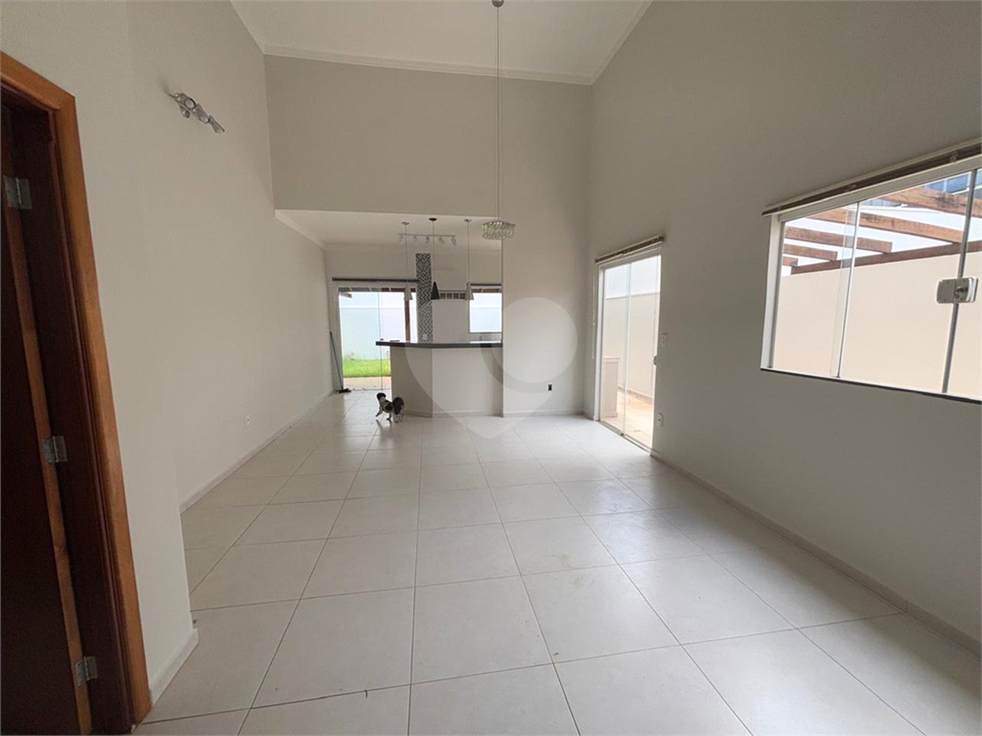 Vende-se casa no Village Damha II