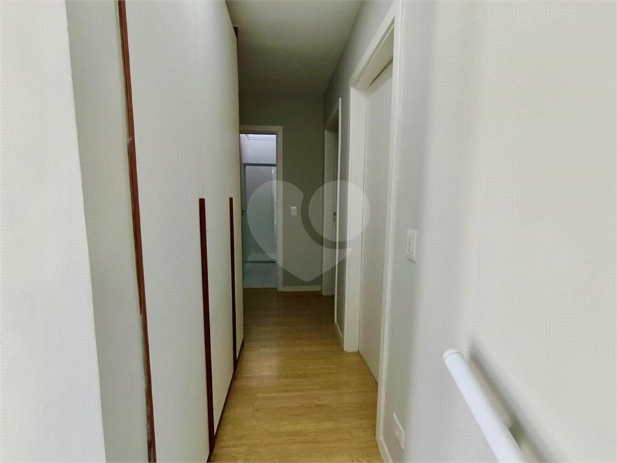 Casa à venda com 3 quartos, sendo 1 suíte, no condomínio Residencial Rio Preto Village, Atibaia - SP