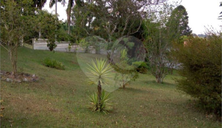 Chácara à venda com 5 quartos, sendo 1 suíte,  em Parque Rio Abaixo, Atibaia, SP