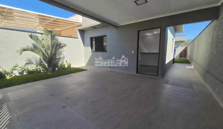Casa térrea à venda com 3 quartos, sendo 1 suíte, em Vila Bonsai, Atibaia - SP