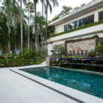 Casa à venda com 5 suítes em Jardim Cordeiro, São Paulo, SP