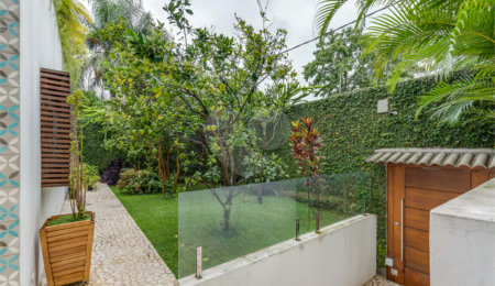 Sobrado à venda com 3 suítes em Jardim Cordeiro, São Paulo, SP