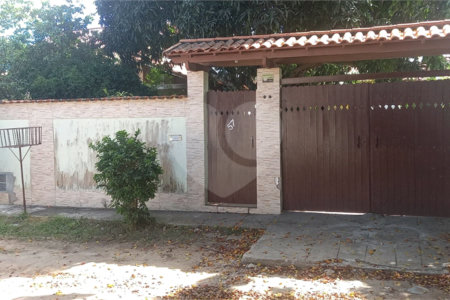 Casa à venda com 3 quartos, sendo 1 suíte, em Areal, Araruama, RJ