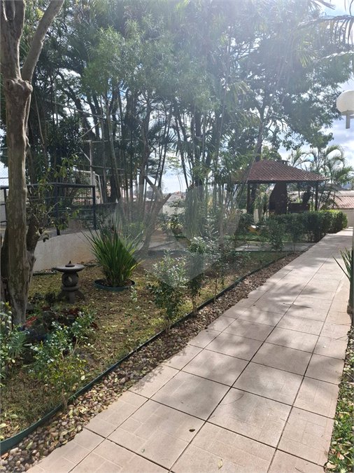 Apartamento à venda com 3 quartos, sendo 1 suíte,  em Vila São Sebastião, Mogi das Cruzes, SP