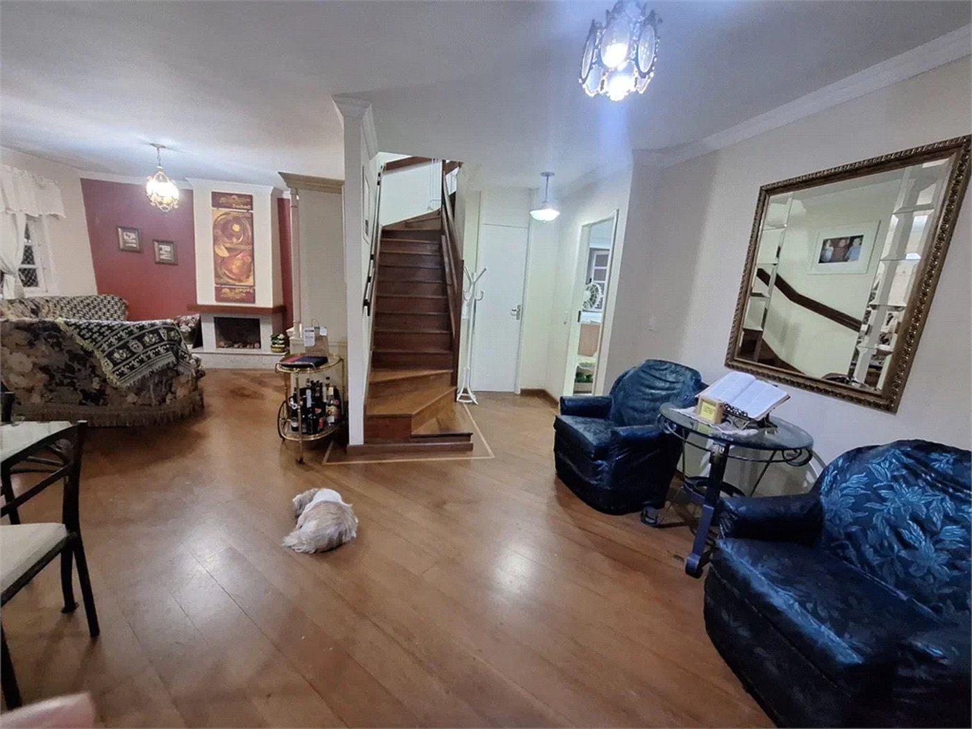 Casa à venda com 5 quartos, sendo 3 suítes, no condomínio Vila Panamericana, São Paulo - SP