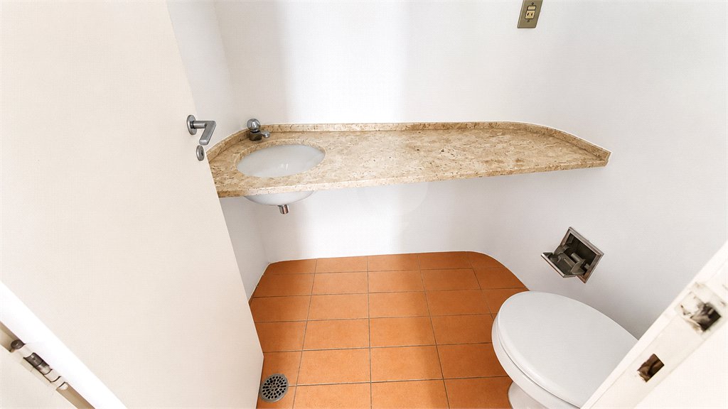 Apartamento à venda com 4 quartos, sendo 1 suíte, em Alto da Boa Vista, São Paulo, SP