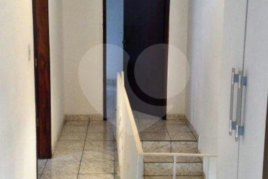 Sobrado à venda com 6 quartos em Santa Teresinha, São Paulo, SP