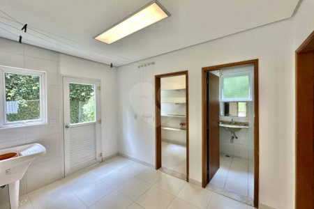 Casa à venda com 4 suítes no condomínio Recanto Impla, Carapicuíba - SP