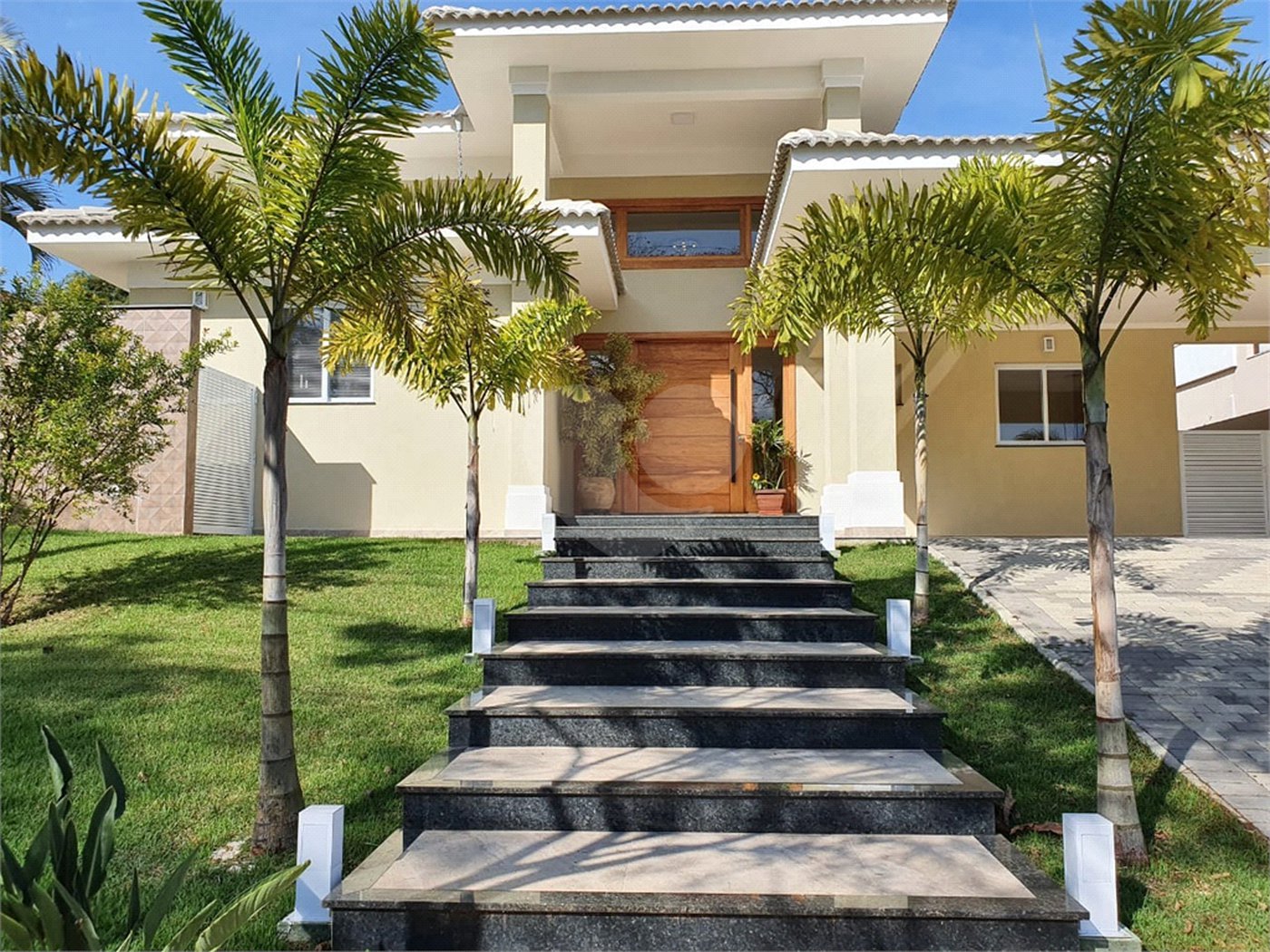 Casa à venda com 3 suítes no condomínio Porto Atibaia, Atibaia - SP