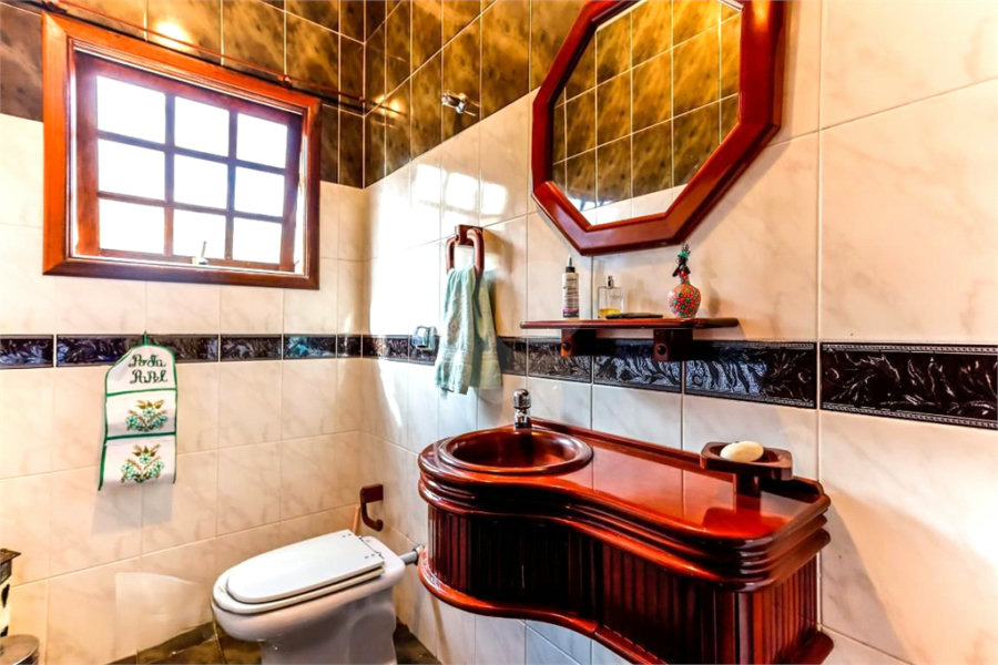 Sobrado à venda com 4 quartos, sendo 1 suíte, em Vila Nova Mazzei, São Paulo, SP