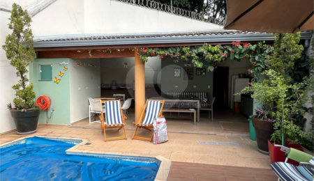 Sobrado à venda com 4 quartos, sendo 3 suítes,  em Saúde, São Paulo, SP