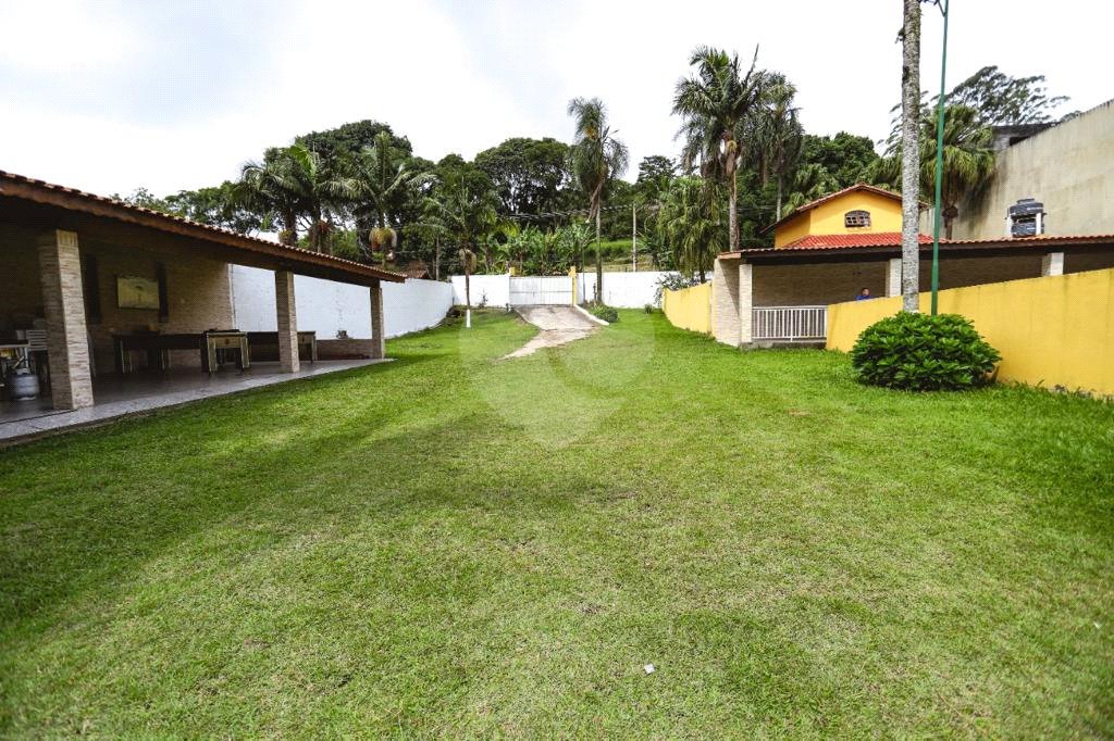 Chácara à venda com 3 quartos, sendo 1 suíte, em Vila São Pedro, Suzano, SP