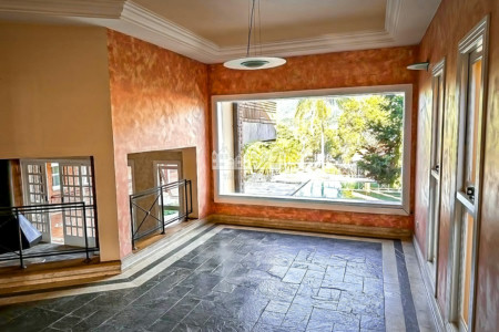 Casa à venda com 4 suítes em Vila Petrópolis, Atibaia, SP