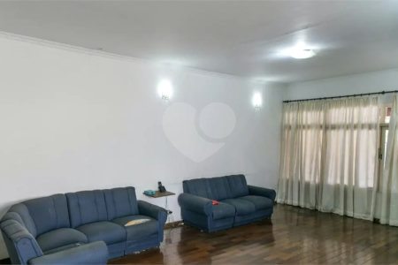 Casa Térrea à venda com 4 quartos, sendo 1 suíte, em Vila Gustavo, São Paulo, SP