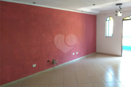 Sobrado à venda com 3 quartos, sendo 1 suíte, em Jardim Cruz do Corisco, São Paulo, SP