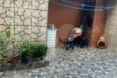 Sobrado à venda com 3 quartos, sendo 2 suítes, em Jardim São Lázaro, Ferraz de Vasconcelos, SP
