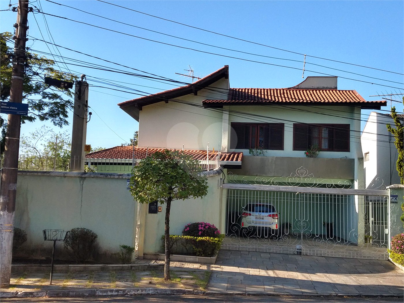 Sobrado à venda com 4 quartos, sendo 1 suíte,  em Parque dos Príncipes, São Paulo, SP