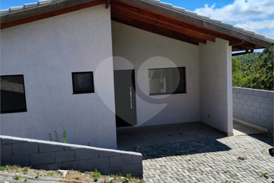 Casa à venda com 2 quartos no condomínio Águas de São Pedro, Mairiporã - SP