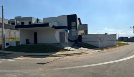Casa à venda com 3 suítes no condomínio Residencial Malibu, Caçapava - SP