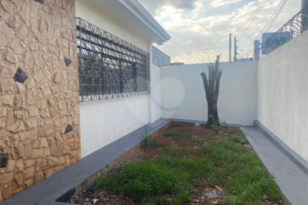 Casa à venda com 3 quartos, sendo 1 suíte, no Centro, Araraquara, SP