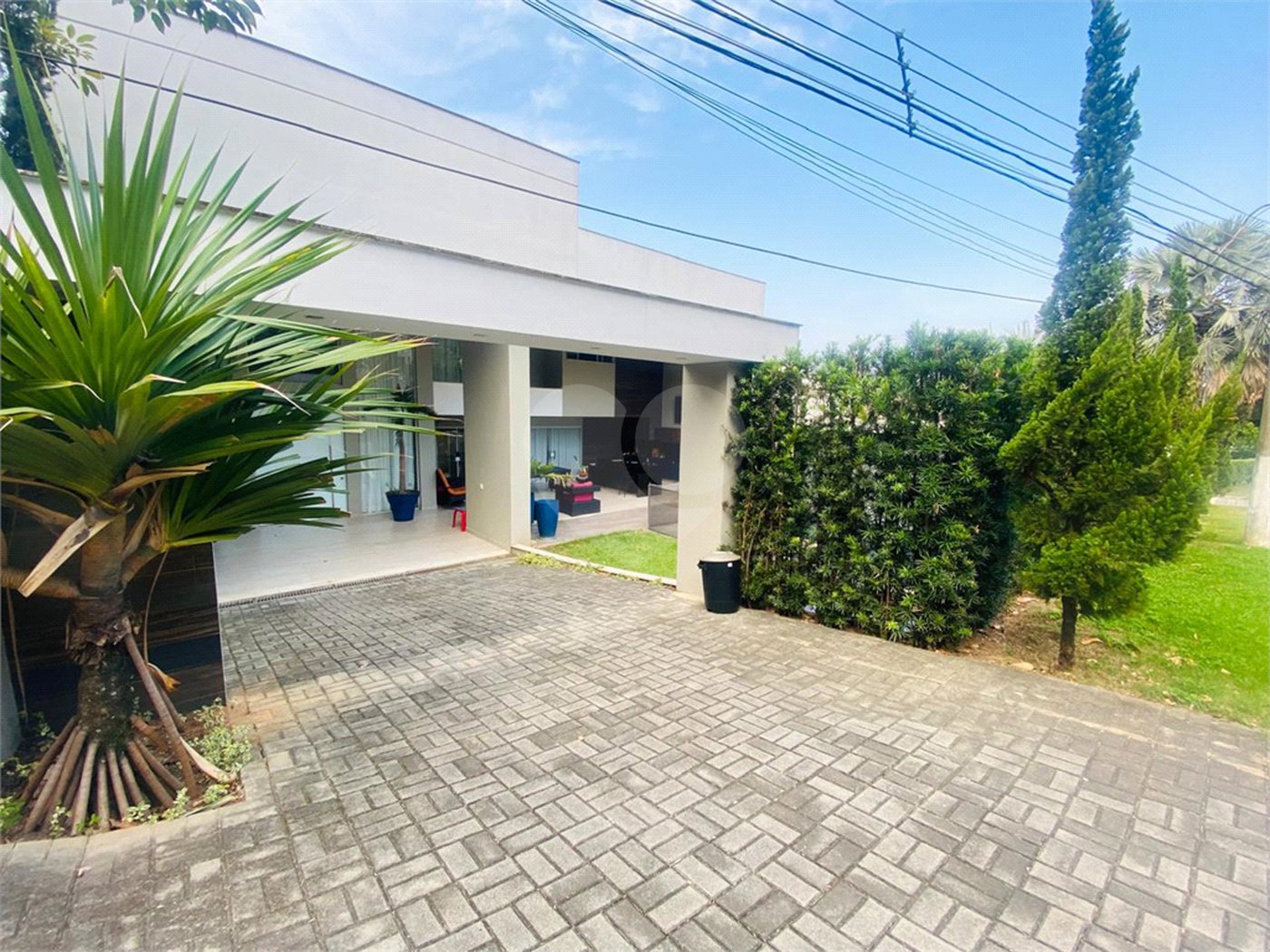 Casa à venda com 4 quartos, sendo 3 suítes, no condomínio Marc Ferez, Rio de Janeiro - RJ