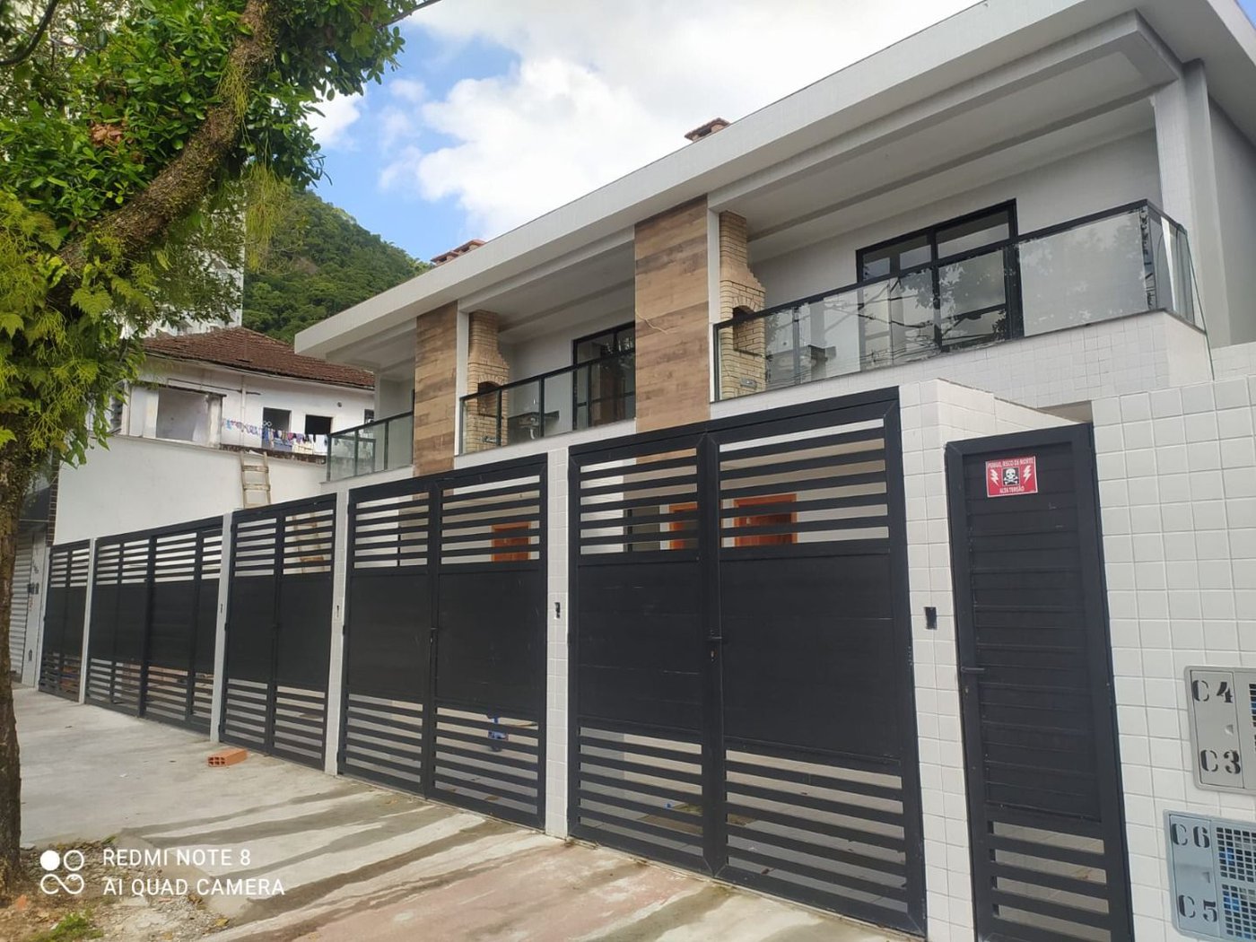 Casa com 2 dormitórios à venda, 85 m² por R$ 730.000,00 - Marapé - Santos/SP