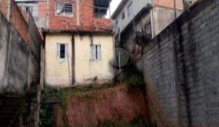Terreno à venda em Cidade Tiradentes, São Paulo, SP