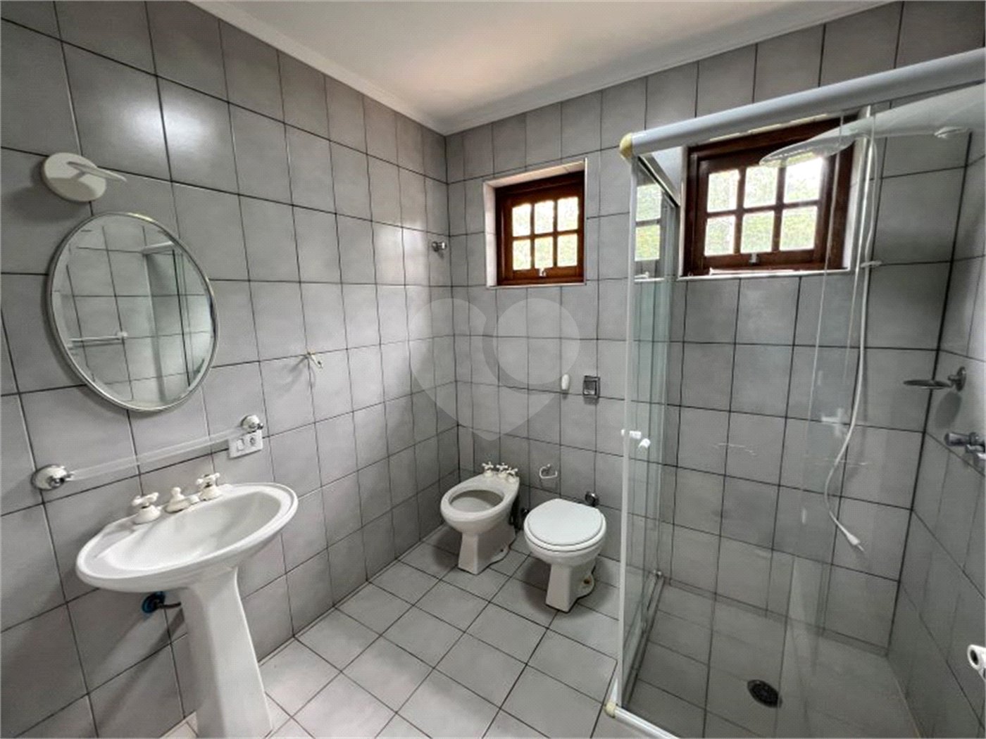 Casa à venda ou para alugar com 4 quartos, sendo 3 suítes, no condomínio Estância Marambaia, Vinhedo - SP