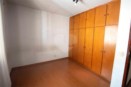 Casa à venda com 3 quartos, sendo 1 suíte, em Vila Junqueira, São Roque, SP