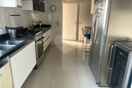 Apartamento à venda com 4 suítes em Vila Andrade, São Paulo, SP