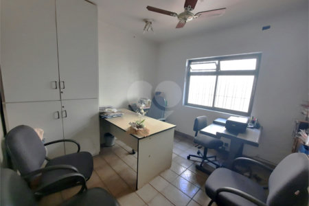 Sobrado à venda ou para alugar com 8 quartos, sendo 2 suítes, em Santo Amaro, São Paulo, SP