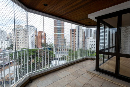 Apartamento para alugar com 3 suítes em Moema, São Paulo, SP