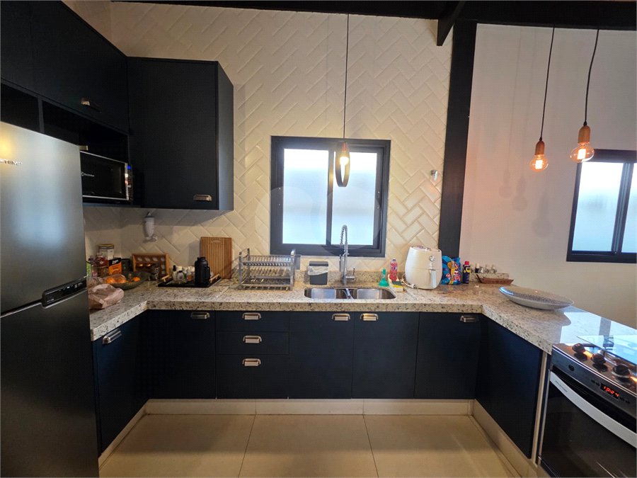 Casa à venda com 3 suítes no condomínio Portal do Bosque, Louveira - SP