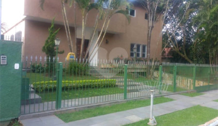 Sobrado para alugar com 4 quartos, sendo 2 suítes, em Interlagos, São Paulo, SP