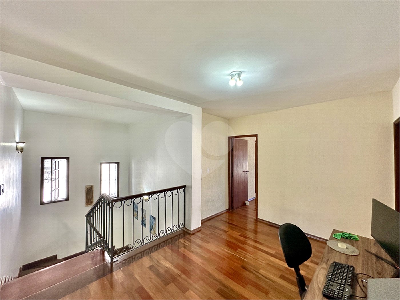 Casa à venda com 5 quartos, sendo 4 suítes,  no condomínio Parque dos Príncipes, São Paulo - SP